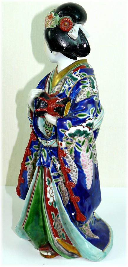 japanese porcelain antique figure of a woman dresses with rich kimono