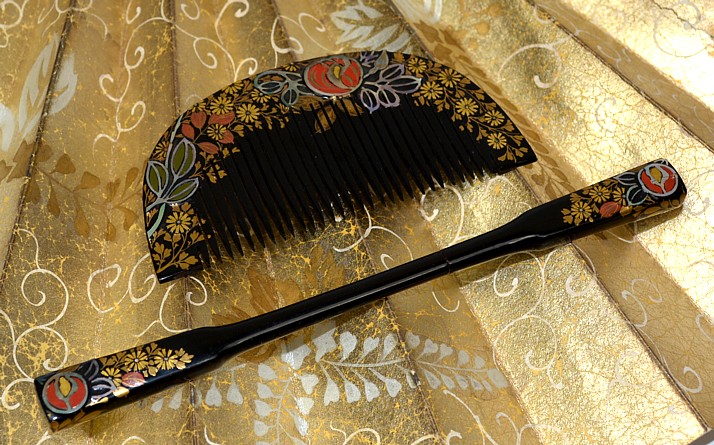 Japanese hand-painted wooden comb and pull-apart hair-pin