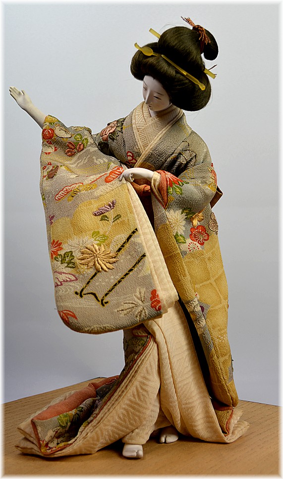 japanese antique doll of a dancing beauty 