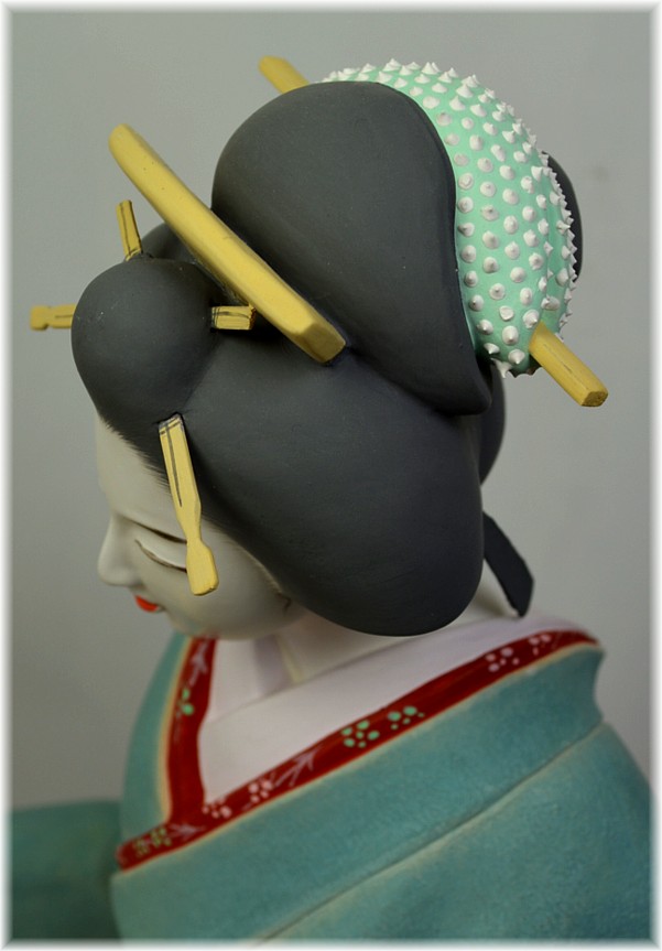 japanese danicing geisha figurine