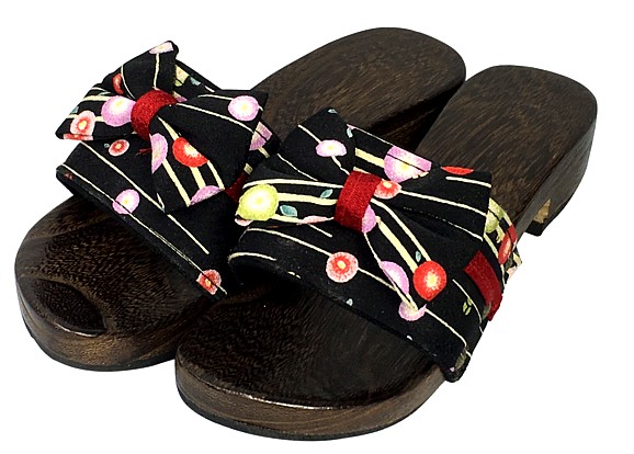japanese traditional wooden sandals. Japonica KK