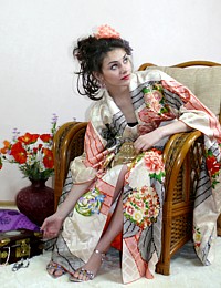 japanese woman's traditional silk hand painted  kimono FURISODE