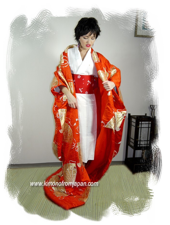 japanese traditional wedding kimono UCHIKAKE